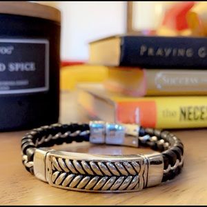 Stainless steel and genuine leather bracelet in excellent condition